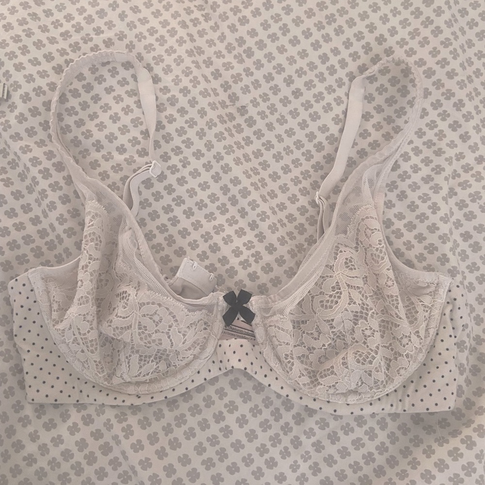 Victoria’s Secret bra 36c